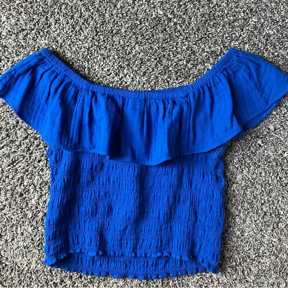 Old Navy Blue Ruffled Smocked Crop Top - Picture 3 of 4